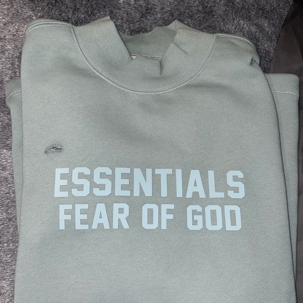 Essentials fear of god crew neck